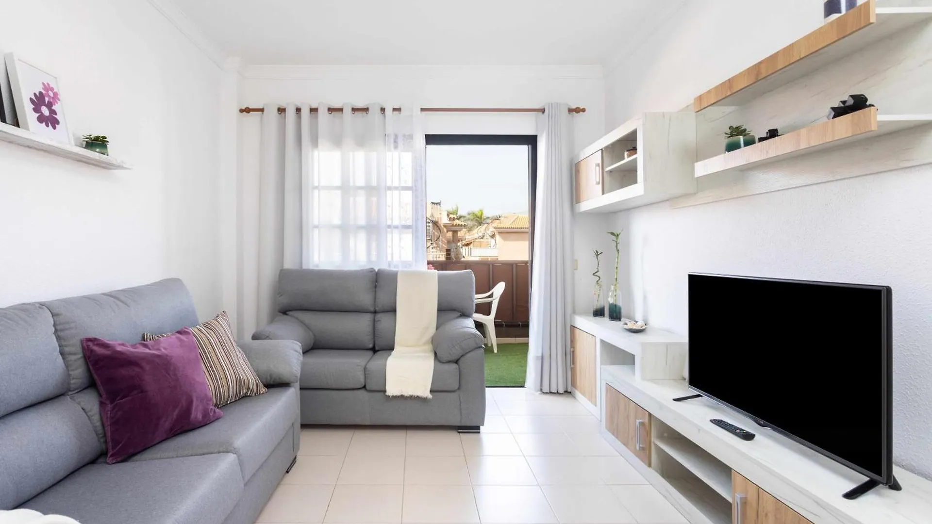 Ferienwohnung Agradable Piso Con Piscina & Playa Terraza Y Wifi Costa Del Silencio Spanien